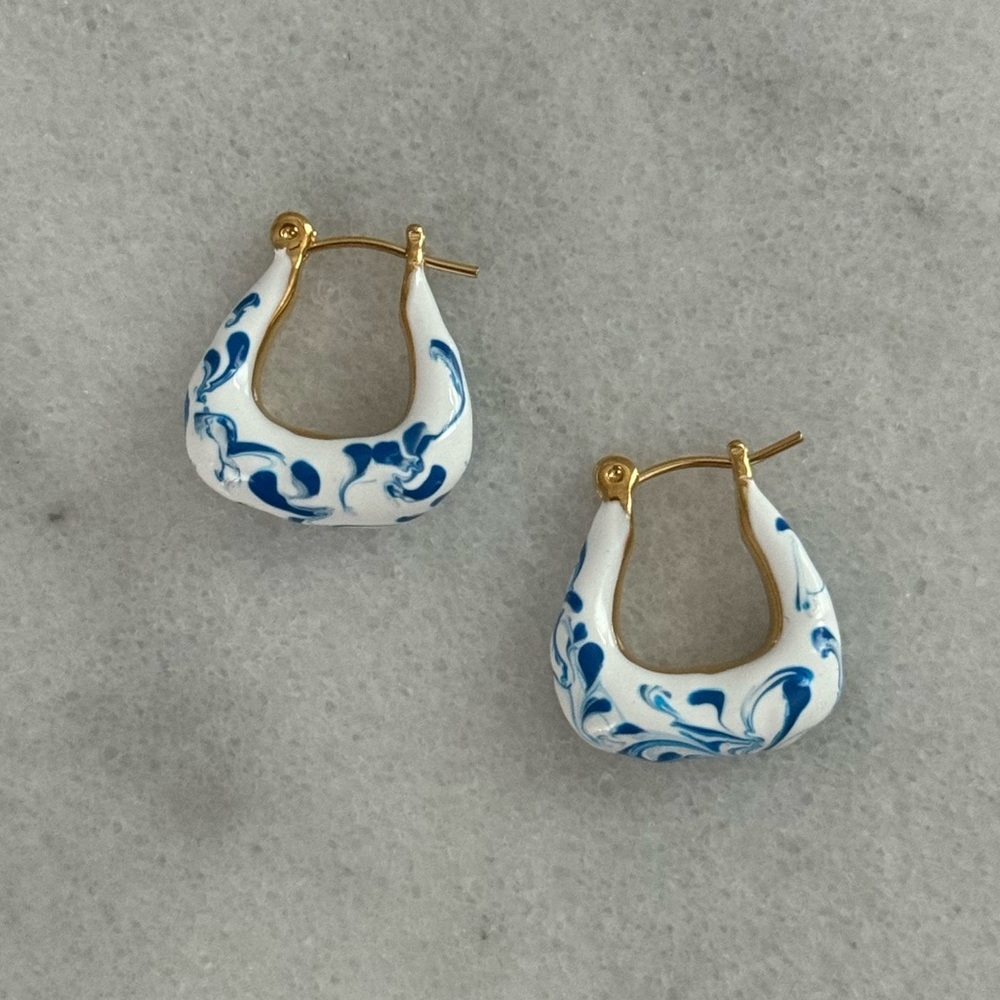 COPY - Gold White Blue Painted Oriental Geometric Hoop Earrings
Brand New